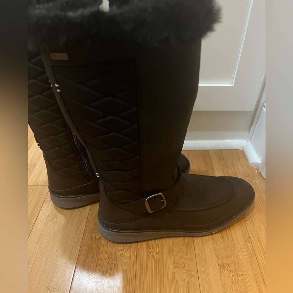Merrill Water proof snow boots black 8.5